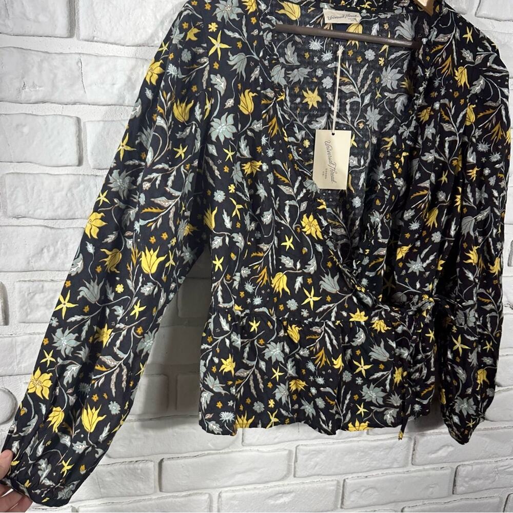 NWT Universal Thread Floral Wrap Top Size L - Picture 7 of 12
